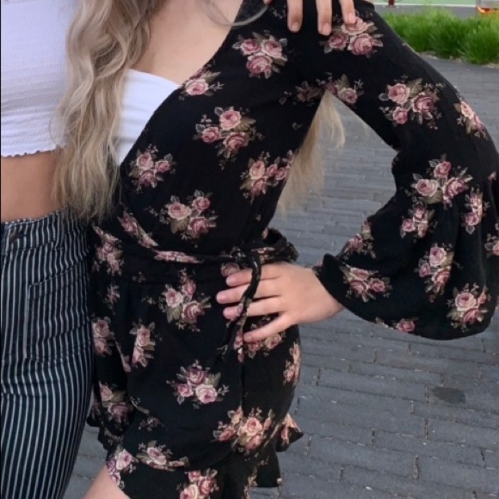 American Eagle rose romper